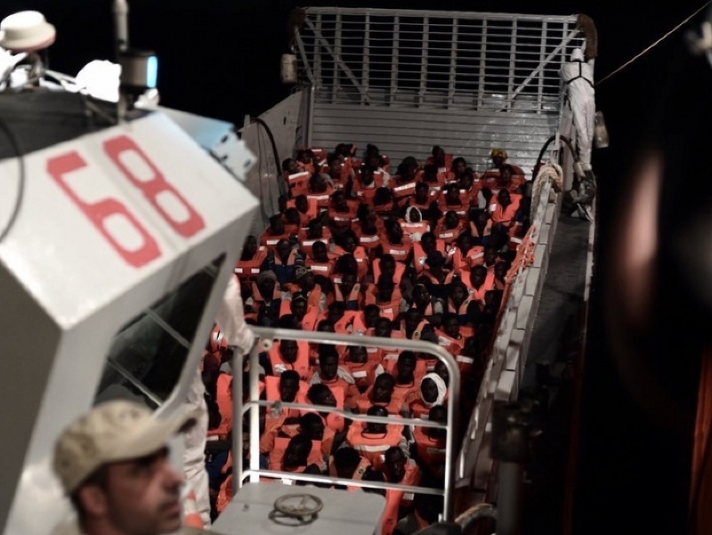 Migranti na lodi.