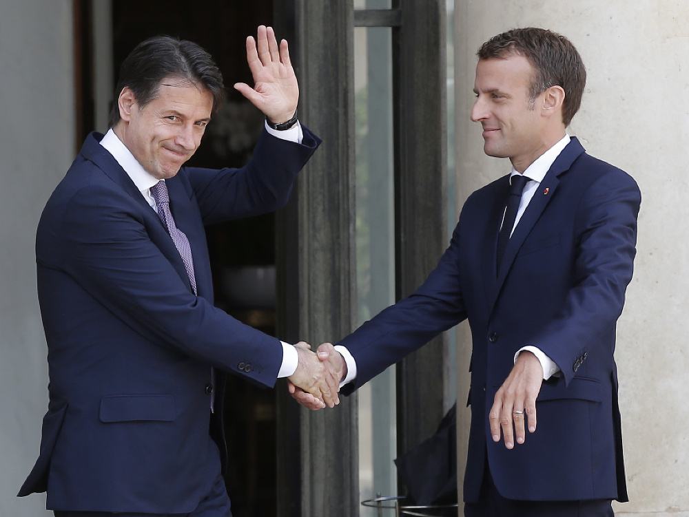 Emmanuel Macron a Giuseppe Conte