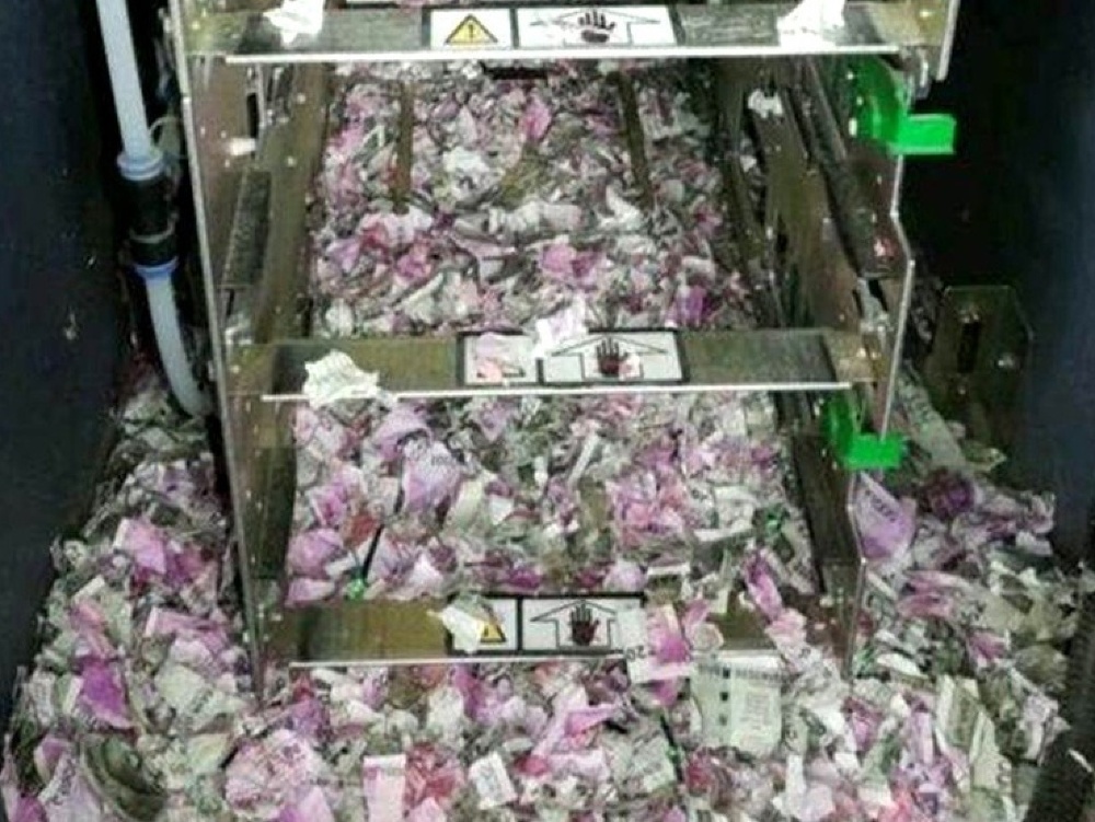 Potkany v Indii rozhrýzli vyše milión indických rupií v bankomate. 