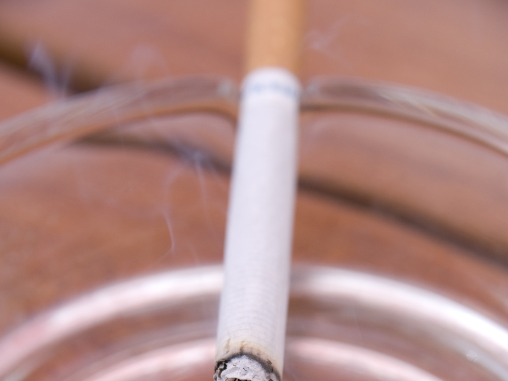 Zápach z cigariet je prenikavý a pre väčšinu z nás nepríjemný.