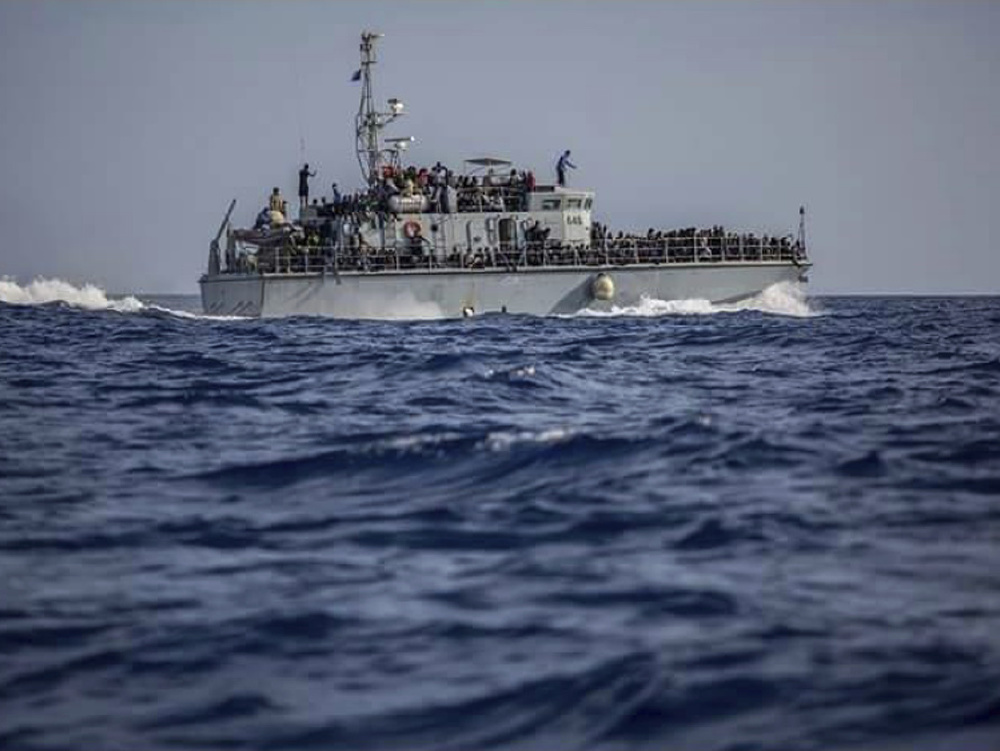 Na pobreží Líbye v utorok opäť zachránili viac ako 200 migrantov. 