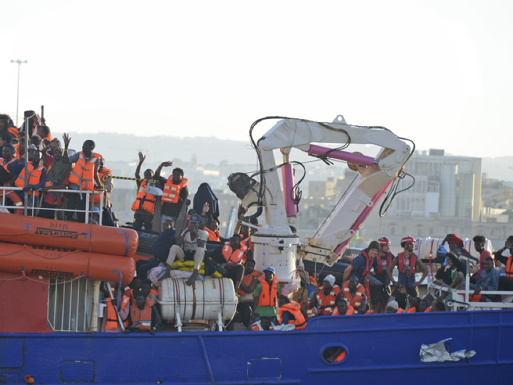Loď nemeckej humanitárnej organizácie Mission Lifeline