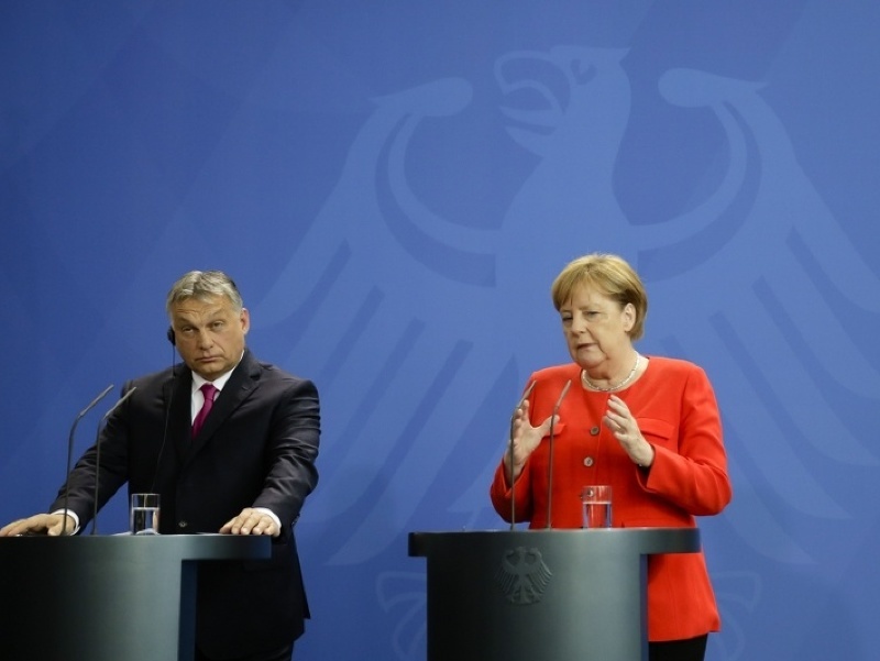 Viktor Orbán a Angela Merkelová