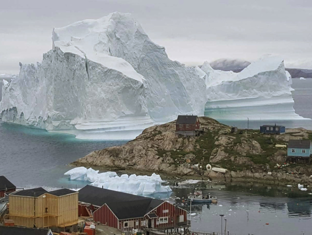 Obyvateľov obce ohrozuje veľký ľadovec