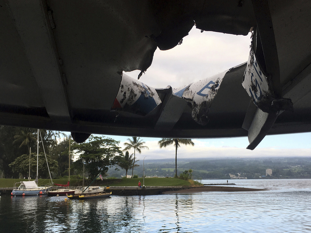 Škody spôsobené vytrysknutím lávy vylievajúcej sa zo sopky Kilauea na ostrove Havaj