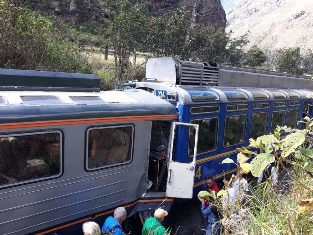 Zrážka vlakov pri Machu Picchu.