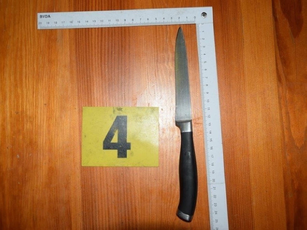 Nôž, ktorým útočila žena.