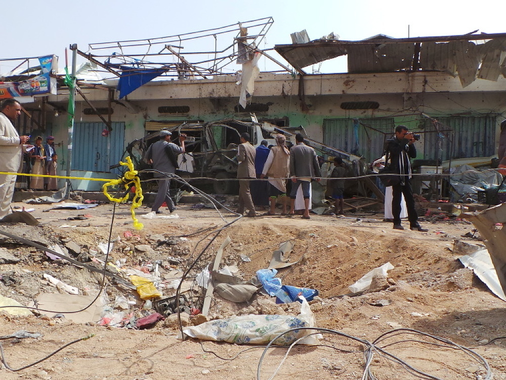 Útok, ktorý zasiahol školský autobus na trhovisku v provincii Saada
