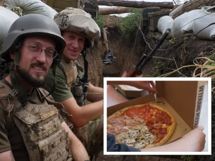 Dvaja mladí bývalí vojaci zamestnávajú veteránov a utečencov v pizzérii. Teplú pizzu nosia vojakom na front a do zákopov.