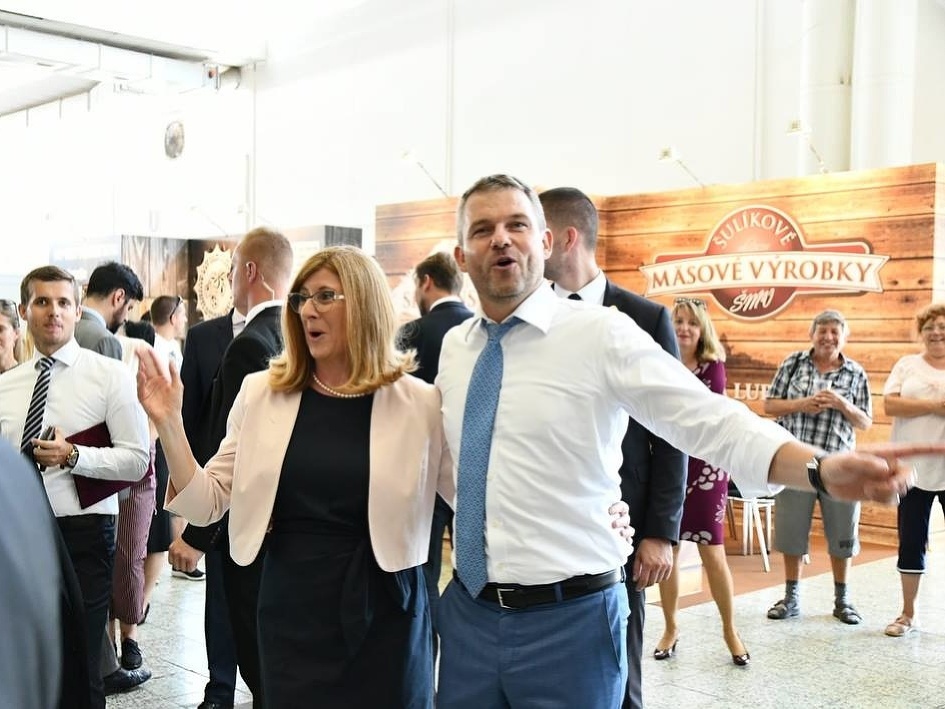 Premiér Peter Pellegrini si na výstave v Agrokomplexe zatancoval s ministerkou pôdohospodárstva Gabrielou Matečnou