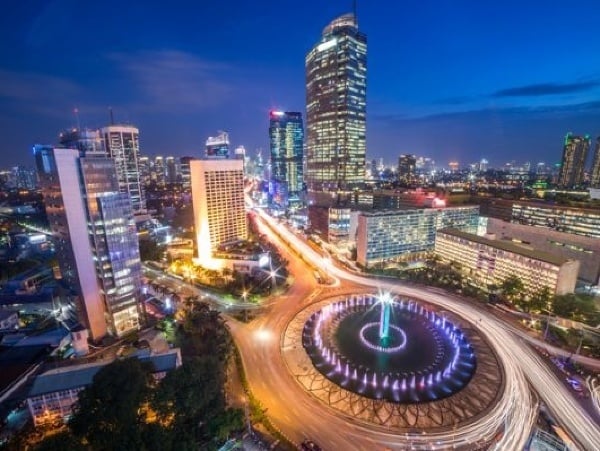 Jakarta sa potápa