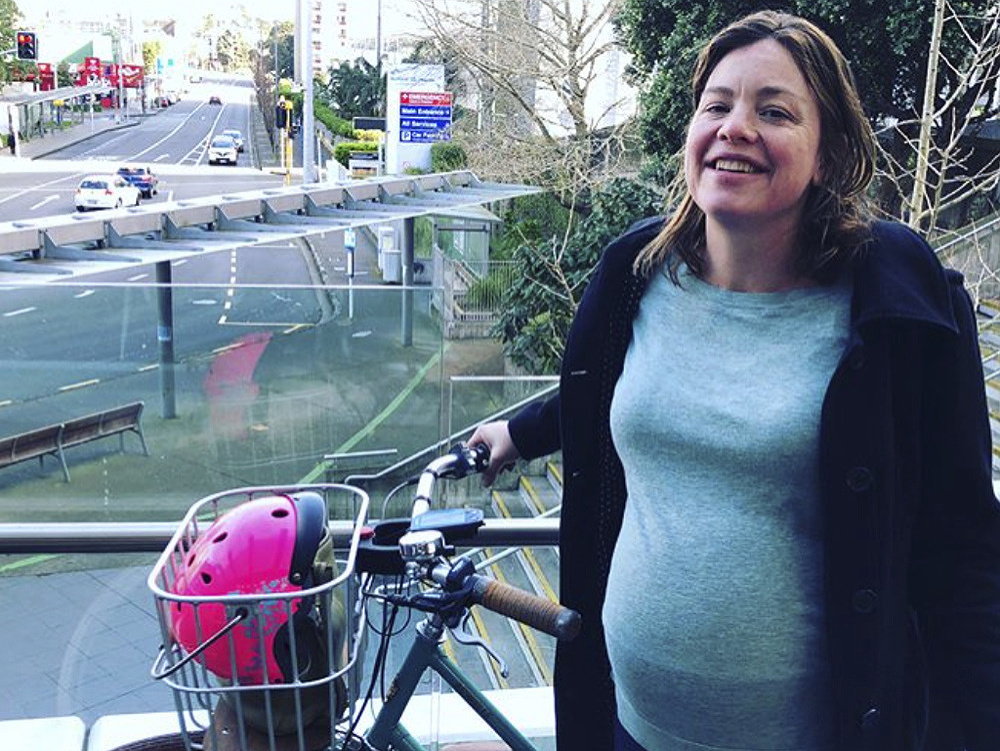  Julie Anne Genterová prišla do pôrodnice na bicykli.