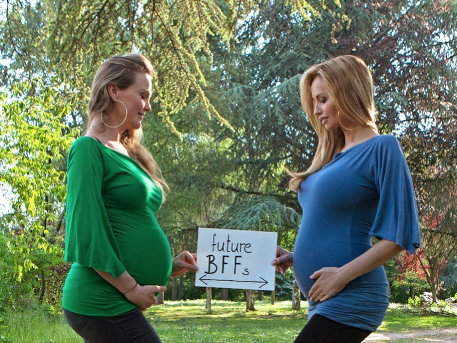 Dve sestry si dali spraviť aj krásne tehotenské fotografie, ktoré odkazujú aj na budúcu lásku ich dcér