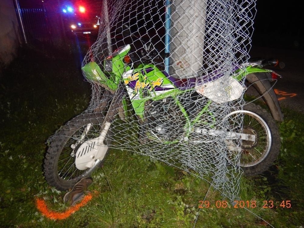 Polícia v Brezne objasňuje dopravnú nehodu mladého motocyklistu