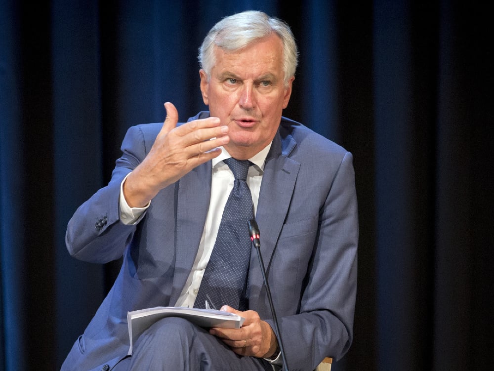 Britský vyjednávač pre brexit Michel Barnier na konferencii v Slovinsku. 