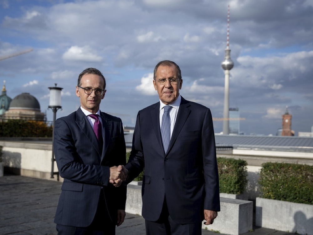 Ministri zahraničných vecí  Heiko Maas a Sergej Lavrov. 