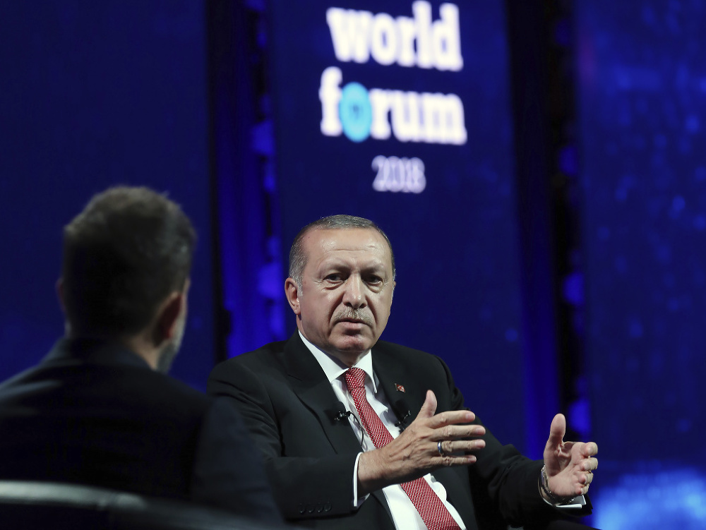 Turecký prezident Recep Tyyip Erdogan na konferencii v Istanbule. 