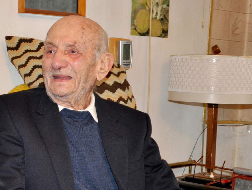 Najstarší muž v Nemecku Gustav Gerneth oslávil svoje 113. narodeniny. 