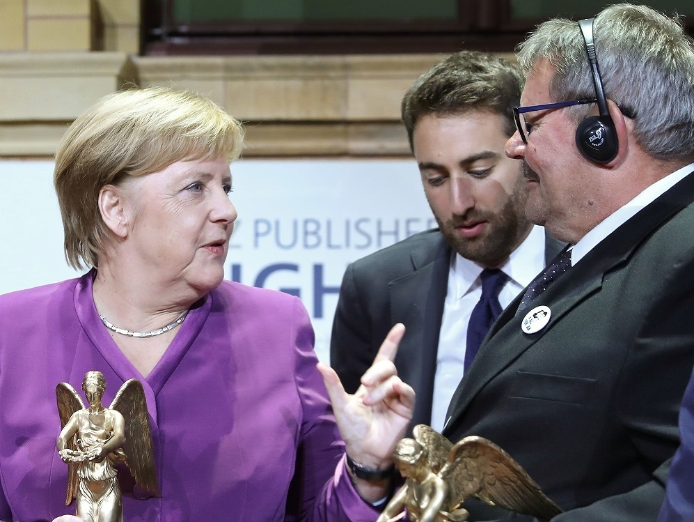 Angela Merkelová a Jozef Kuciak na udeľovaní cien Goldene Victoria 2018