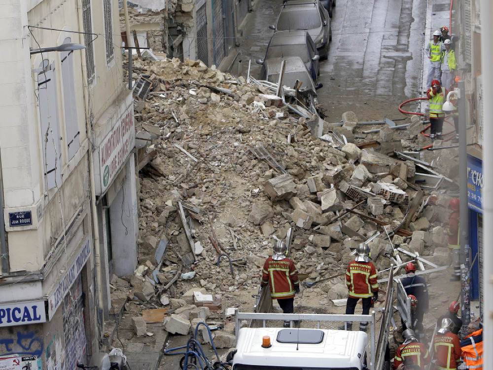 V Marseille spadli dve budovy ešte v pondelok. Vyžiadali si niekoľko obetí. 