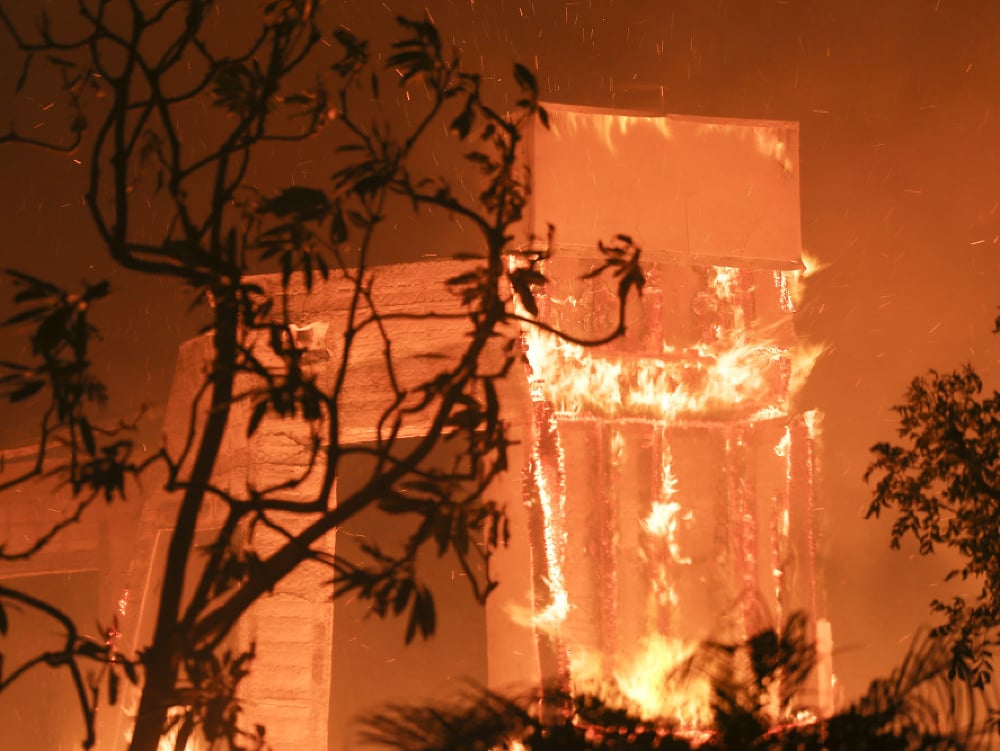 Ničivé požiare v Kalifornii