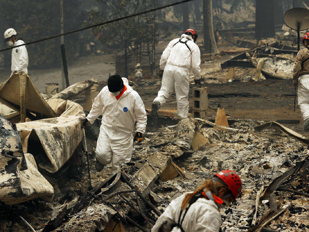 Lesné požiare v Kalifornii si vyžiadali už desiatky obetí. Ich počet však môže stále stúpať.