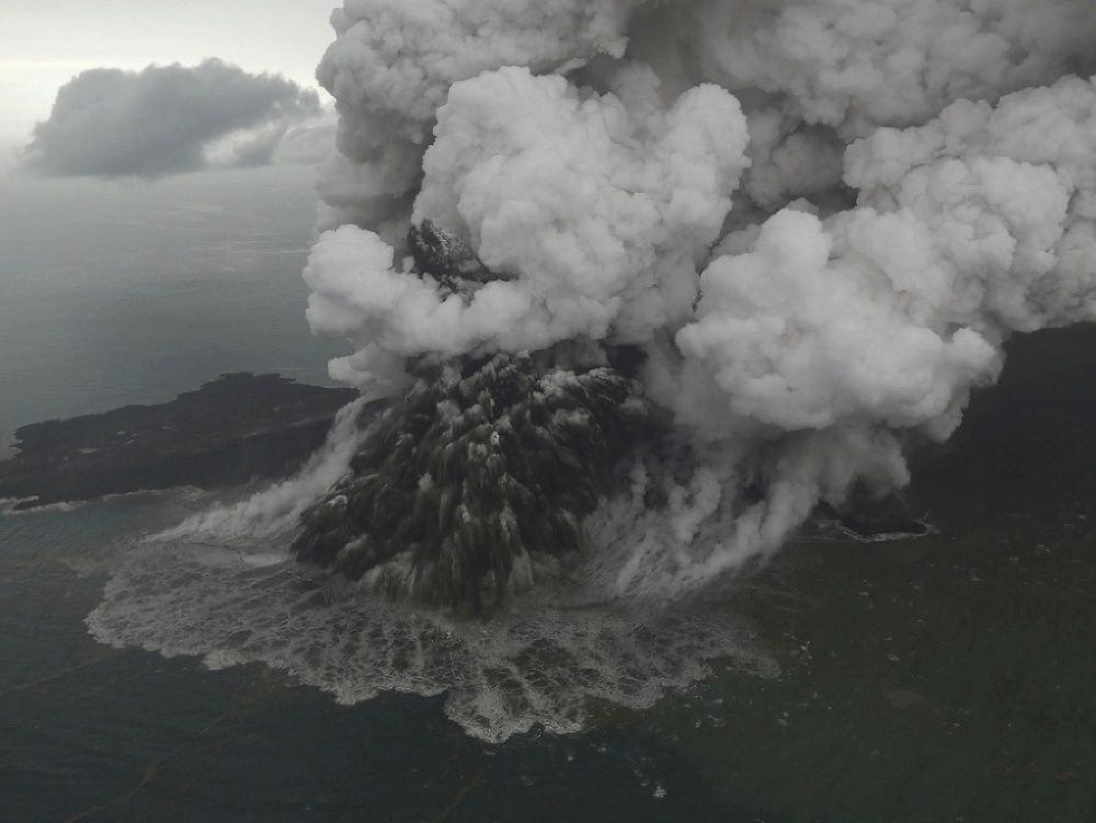 Anak Krakatau pri erupcii