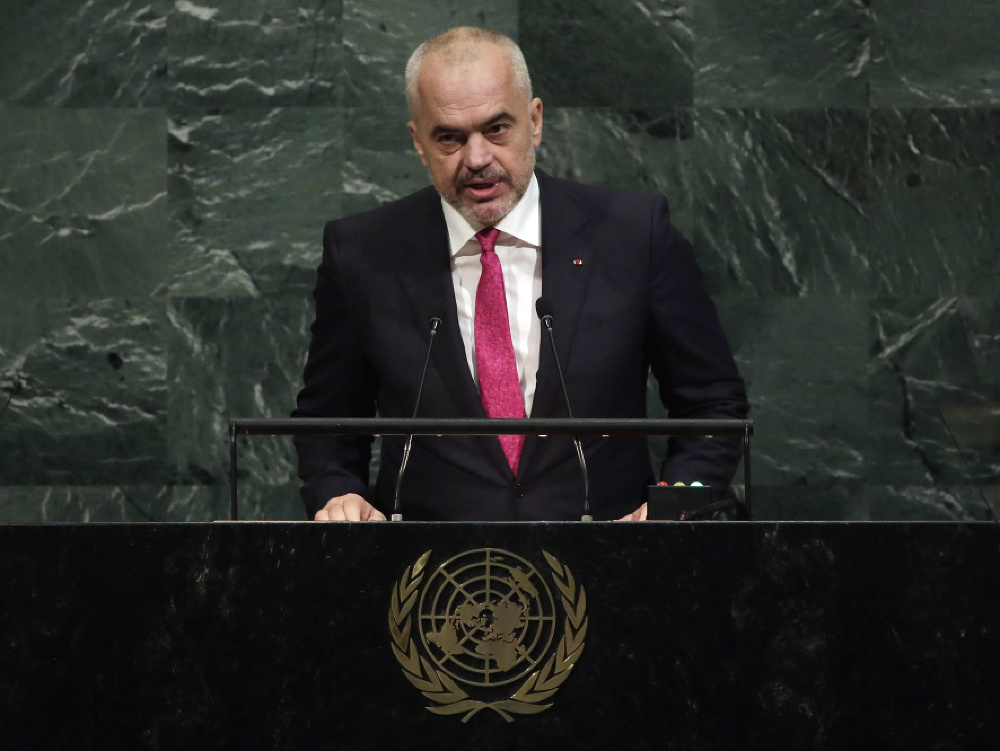 Albánsky premiér Edi Rama počas prejavu na zasadnutí Valného zhromaždenia OSN v sídle OSN v New Yorku