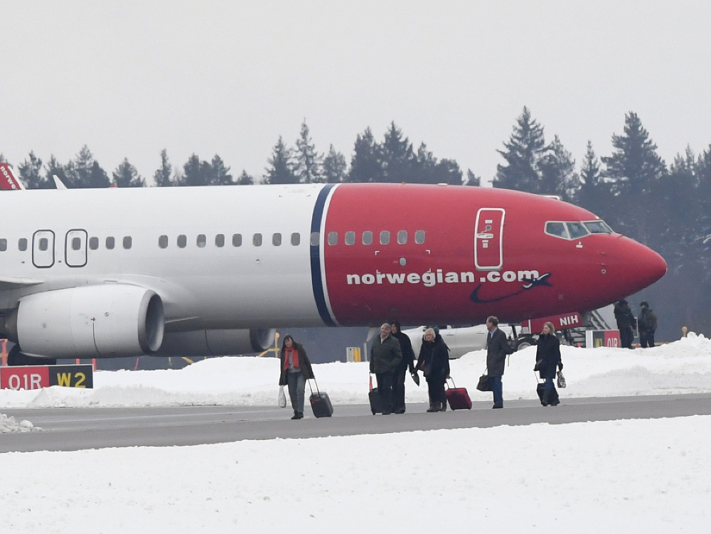 Lietadlo sa po hrozbe bombou vrátilo na letisko v Štokholme 