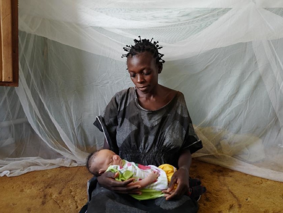 Kongo, Kasai. Mama s novorodencom v MAGNA centre