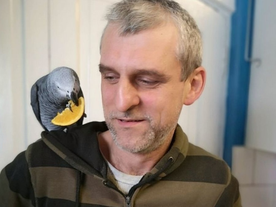 Ľubomír s papagájom
