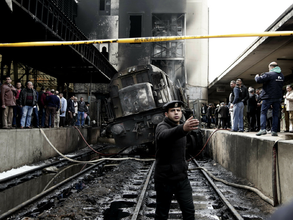 Tragická nehoda vlaku v Káhire. 