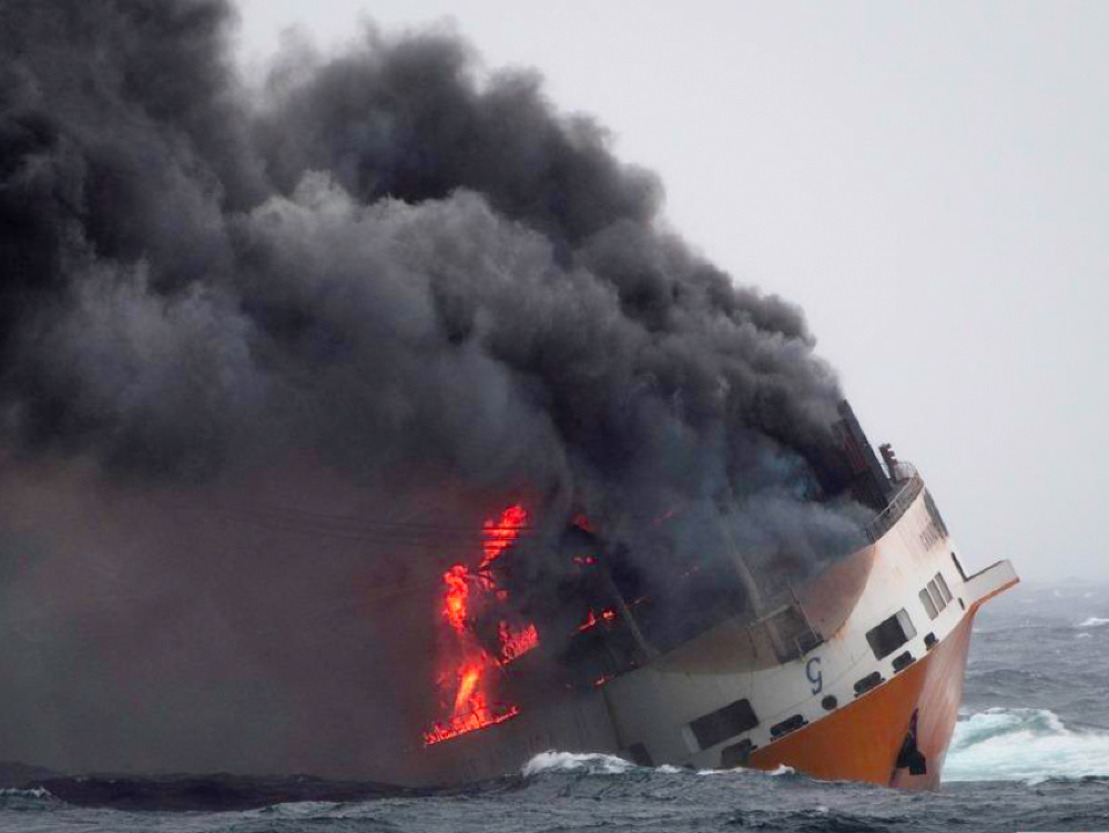 Požiar na talianskej nákladnej lodi Grande America