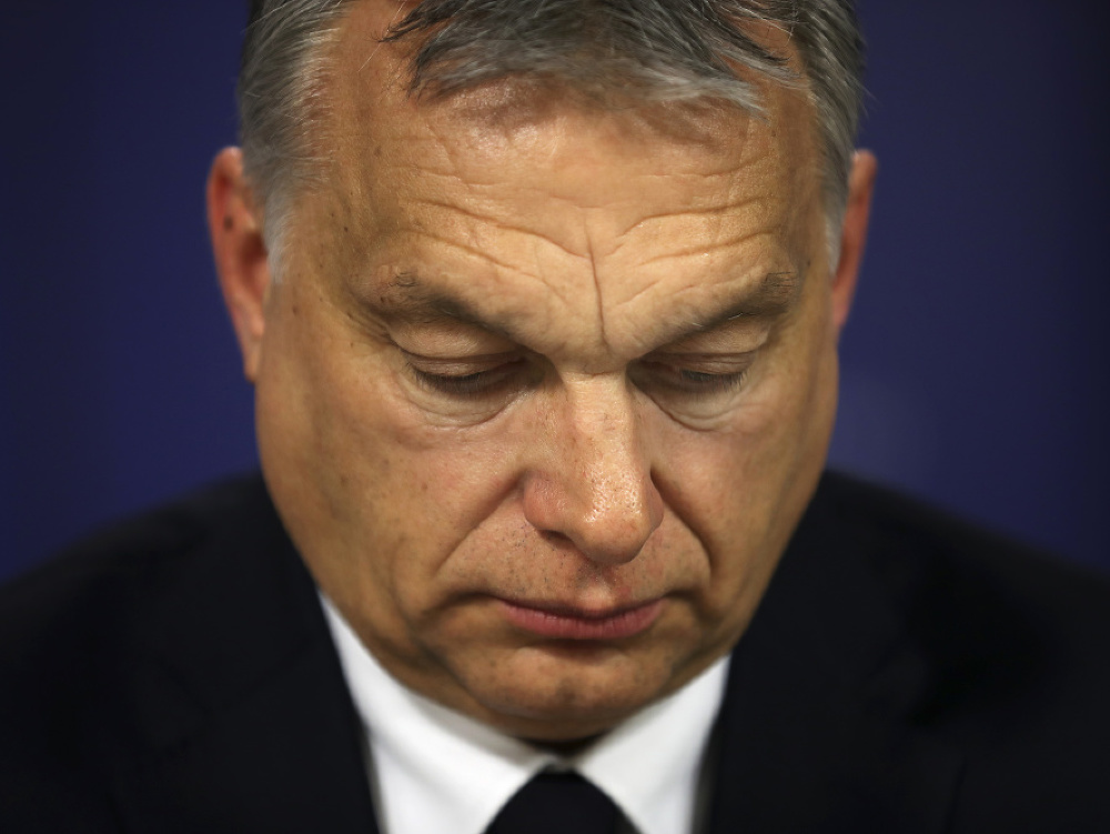 Maďarský premiér Viktor Orbán prichádza na tlačovú konferenciu po predsedníctve Európskej ľudovej strany