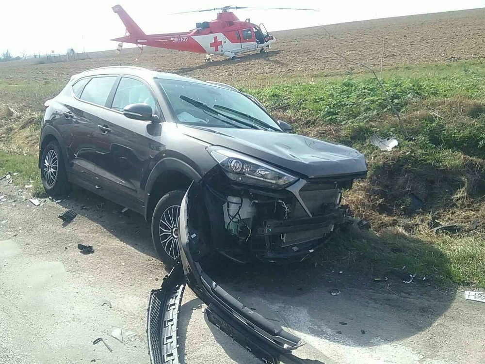 Pri dopravnej nehode v katastri obce Boleráz zasahuje vrtuľník
