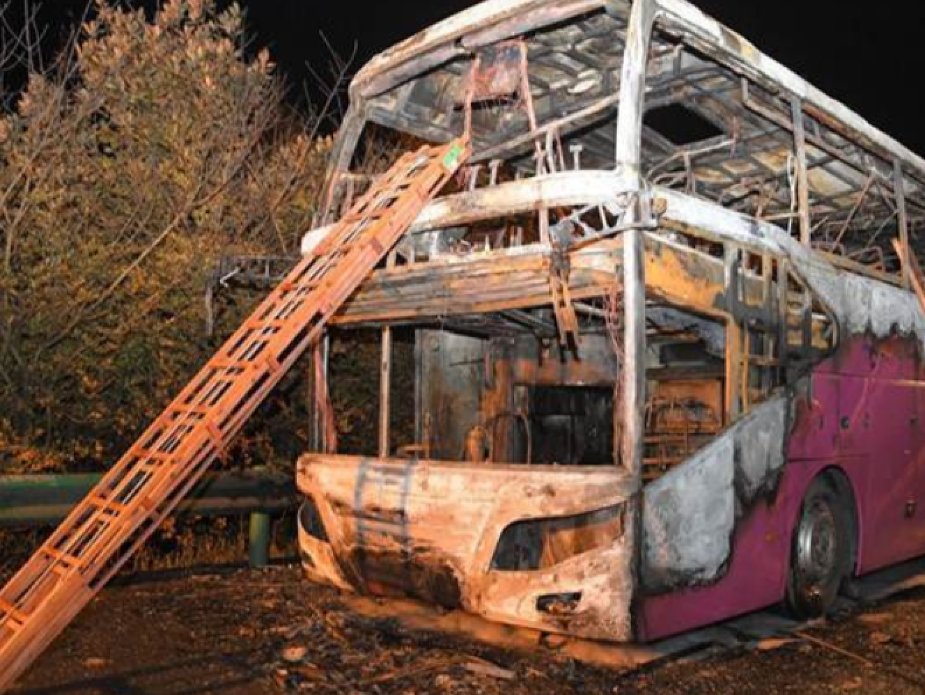 Takto vyzeral zhorený autobus, v ktorom zahynulo 26 ľudí. 