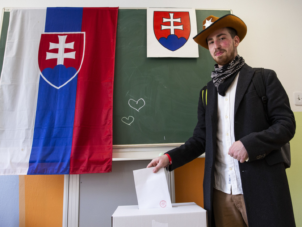 Volič na Nevädzovej v Bratislave
