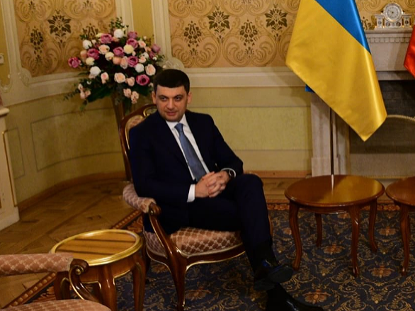 Peter Pellegrini počas stretnutia s ukrajinským premiérom Volodymyrom Hrojsmanom. 