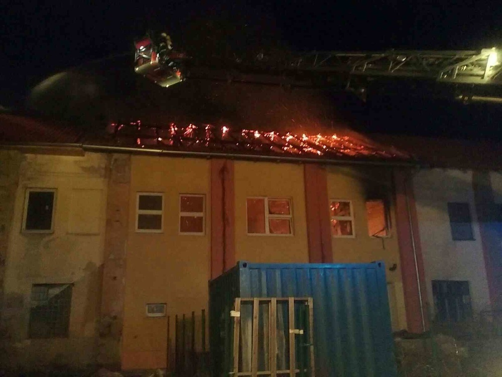 Požiar budovy v Nových Zámkoch.