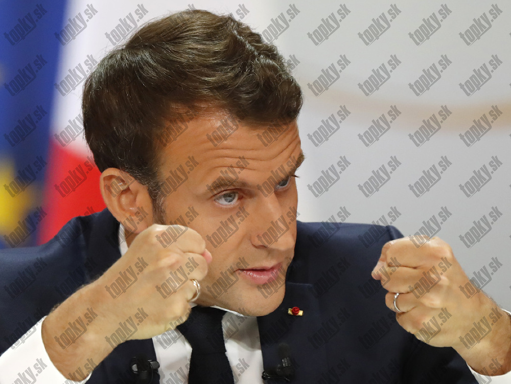 Emmanuel Macron priľubuje návrat verejného poriadku