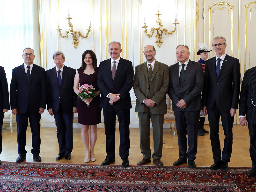 Slovenskí europoslanci s prezidentom Kiskom