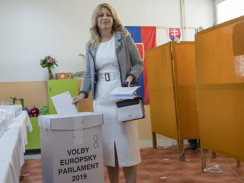Zvolená prezidentka SR Zuzana Čaputová zahlasovala v Pezinku.