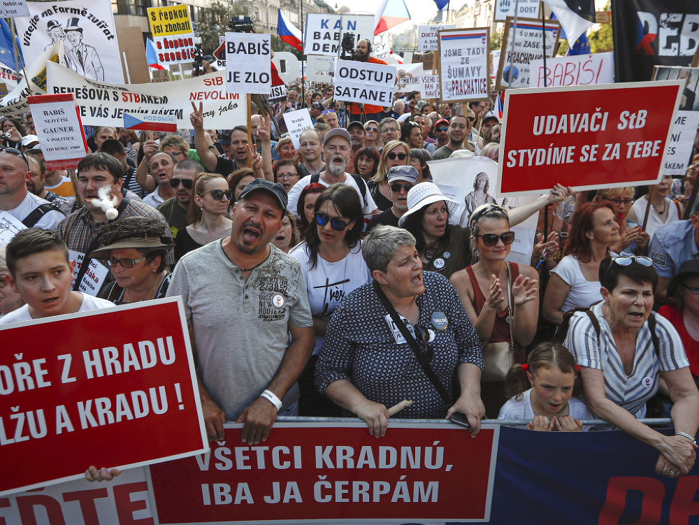 Protesty proti Andrejovi Babišovi