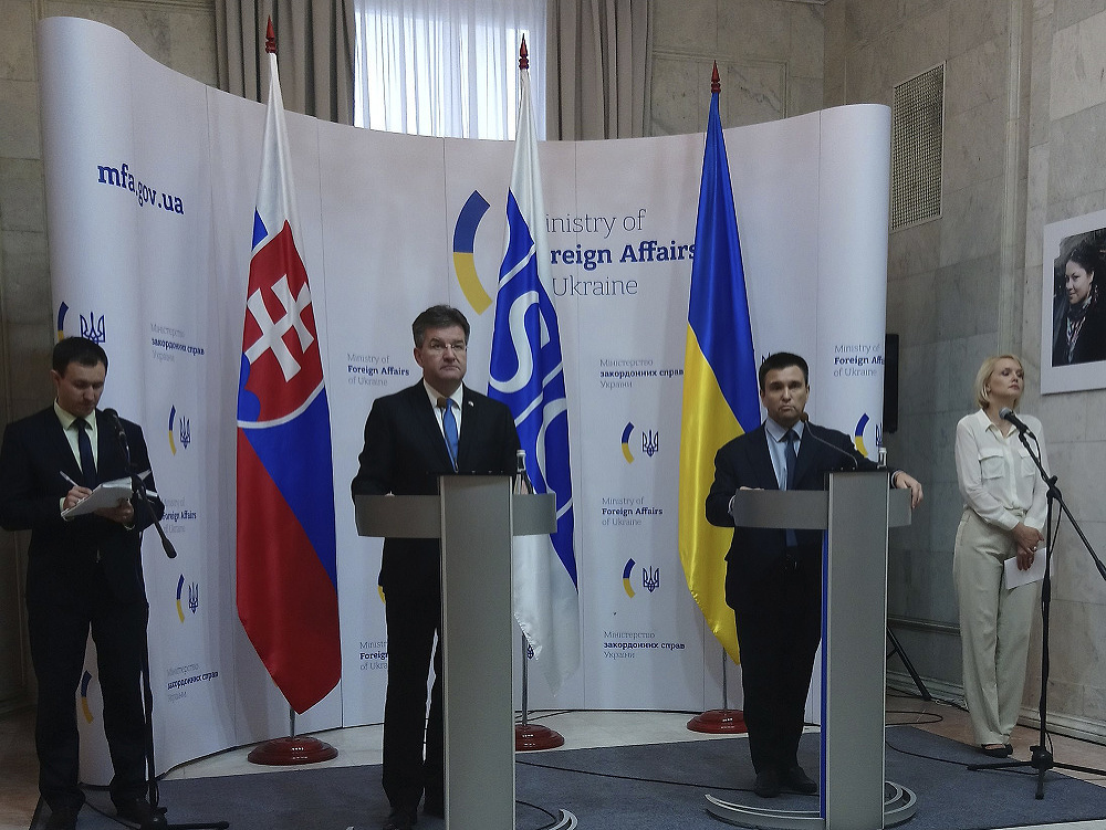 Minister Lajčák rokoval v Kyjeve so Zelenským o prímerí v Donbase