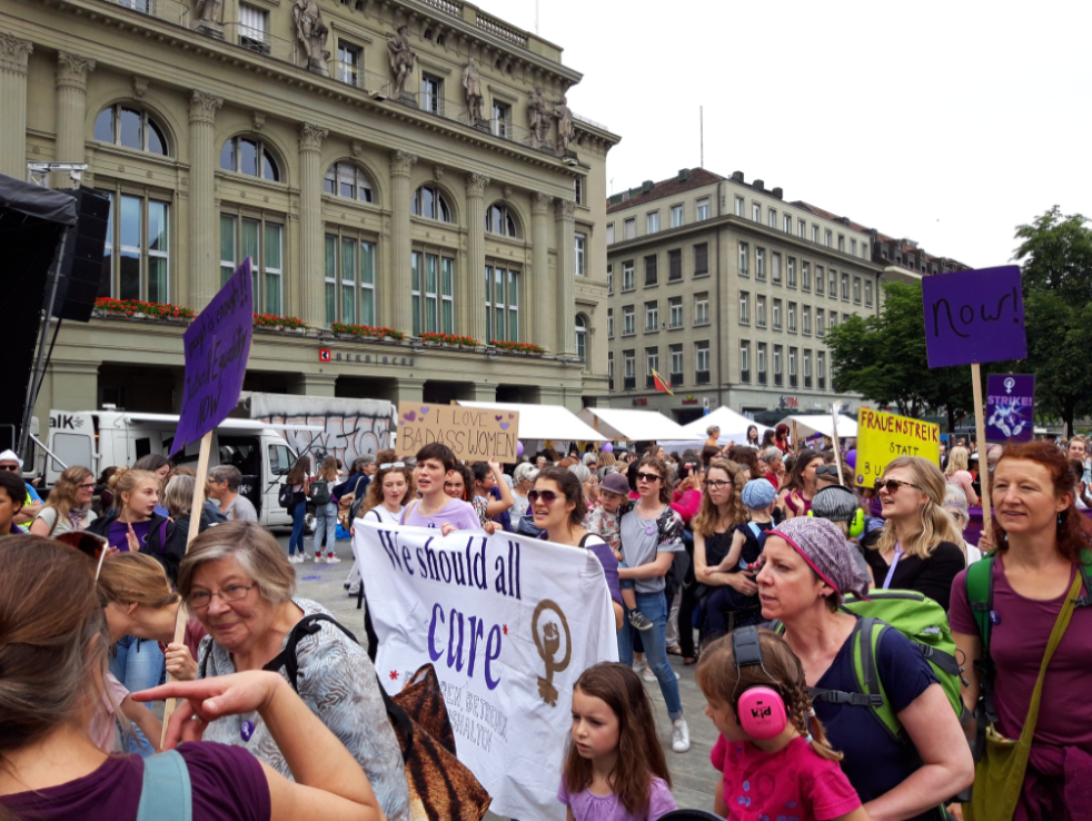 Ženy vo Švajčiarku protestujú za lepšie práva