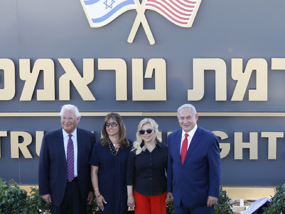 Benjamin Netanjahu a americký veľvyslanec David Friedman
