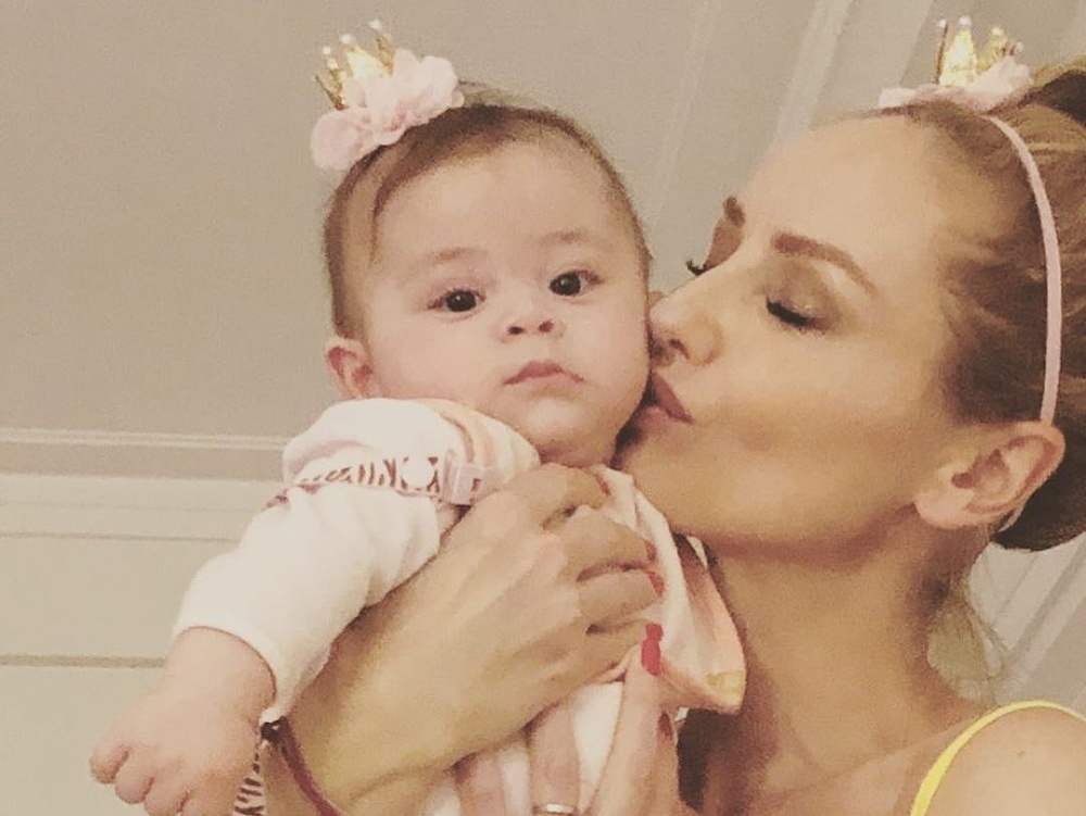 Adriana Sklenaříková a jej mini kópia: Jej malá princezná už čoskoro oslávi svoj prvý rok