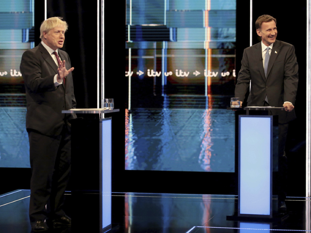 Jeremy Hunt a Boris Johnson počas televíznej debaty
