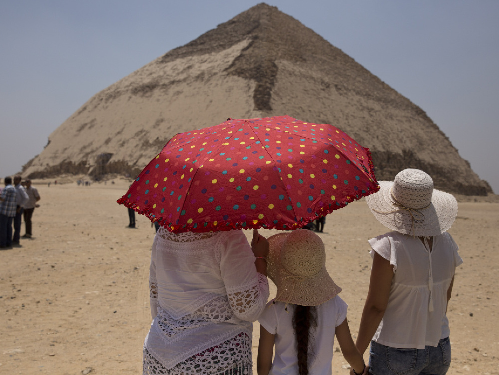 Archeológom sa podarilo sprístupniť časť tzv. Lomenej pyramídy.