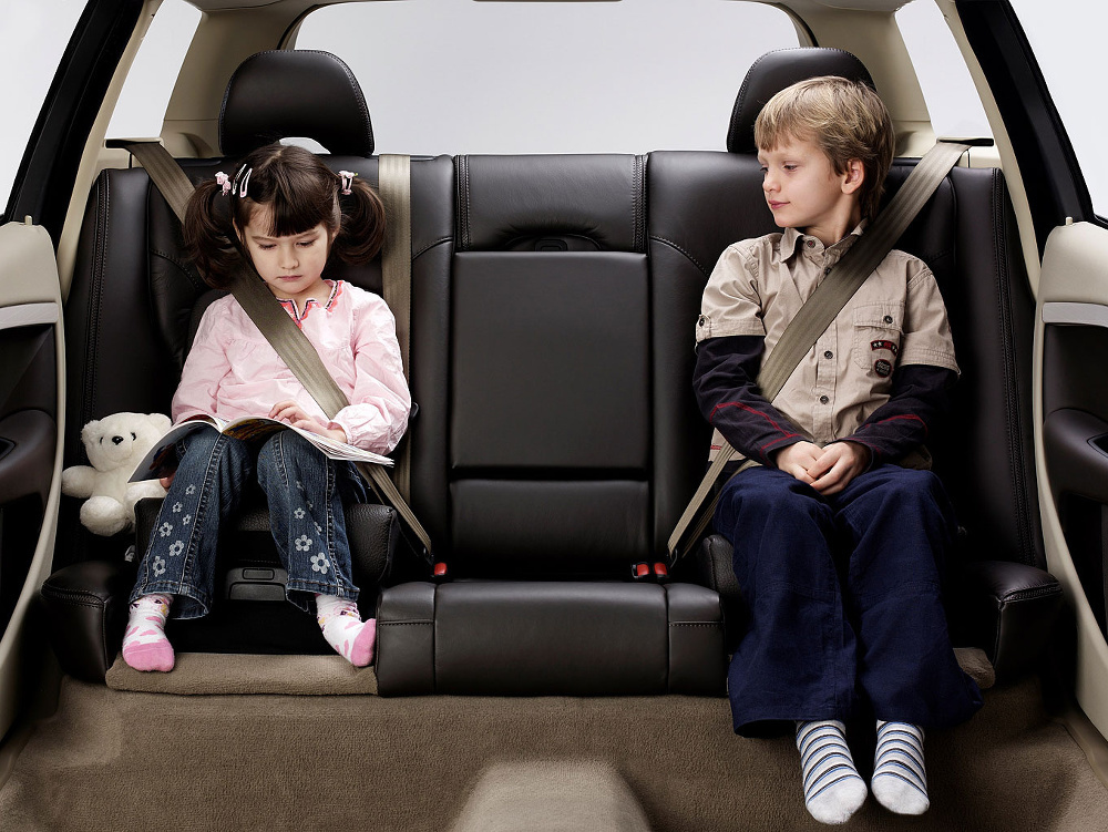 Volvo predstavilo nafukovaciu detskú autosedačku